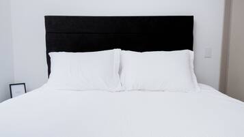 1 habitación, tabla de planchar con plancha, wifi y ropa de cama
