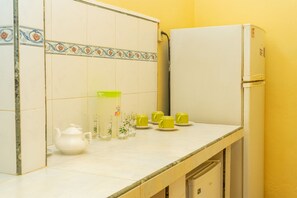 Classic Apartment, City View | Shared kitchen