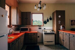 Private kitchen - Antique Mountain Cabin (Ponce)