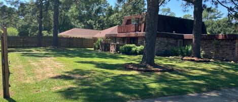 المنطقة المحيطة بالمنشأة