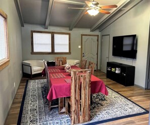 Dining - Lake home, beautiful view and hot tub

 (Houston)