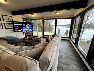 Lake home, beautiful view and hot tub