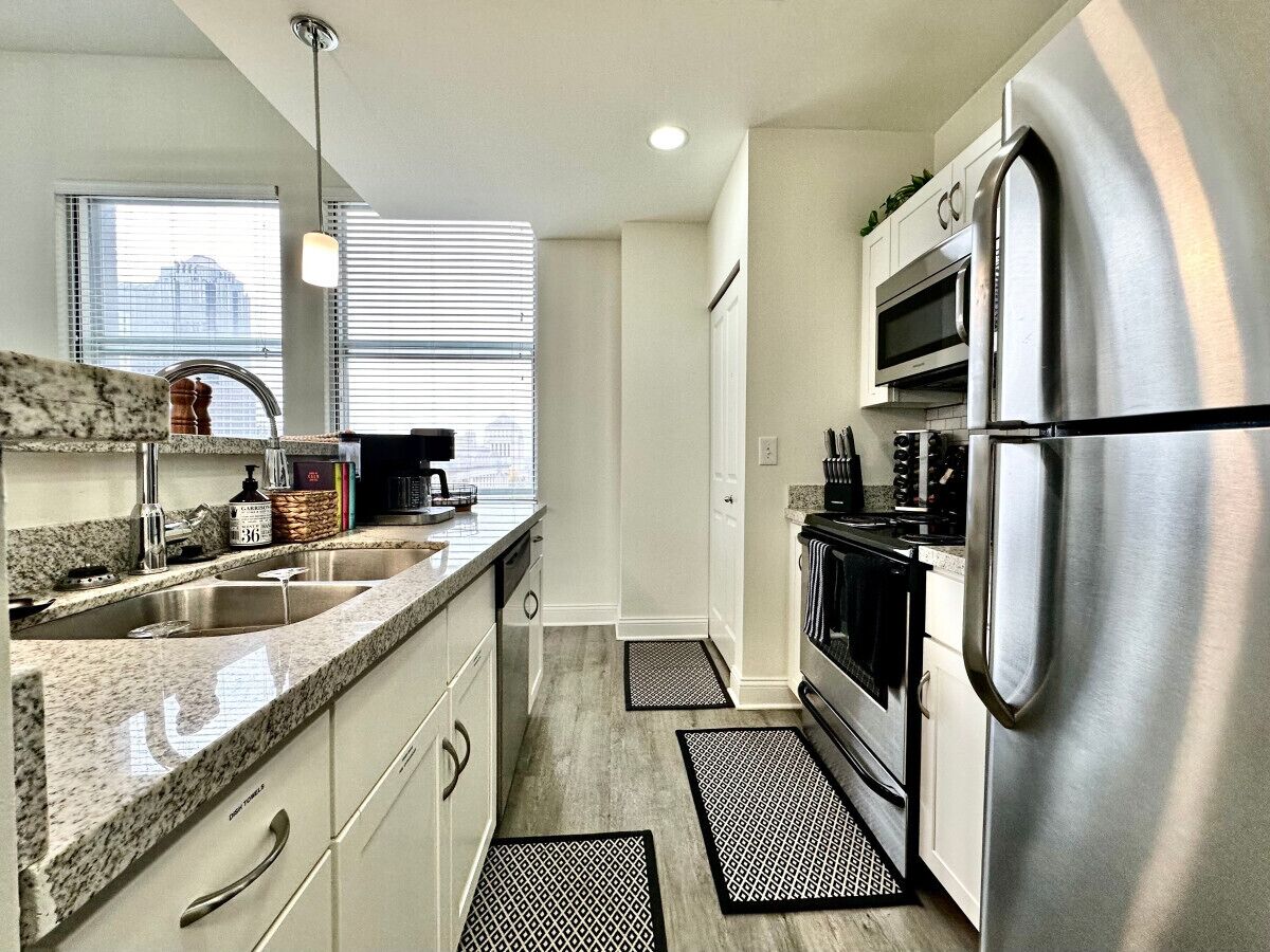 Refrigerador, microondas, parrilla de estufa y lavavajillas 