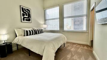 2 多间卧室、办公桌、熨斗/熨衣板、旅行婴儿床