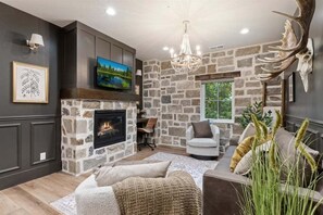 智能电视、壁炉