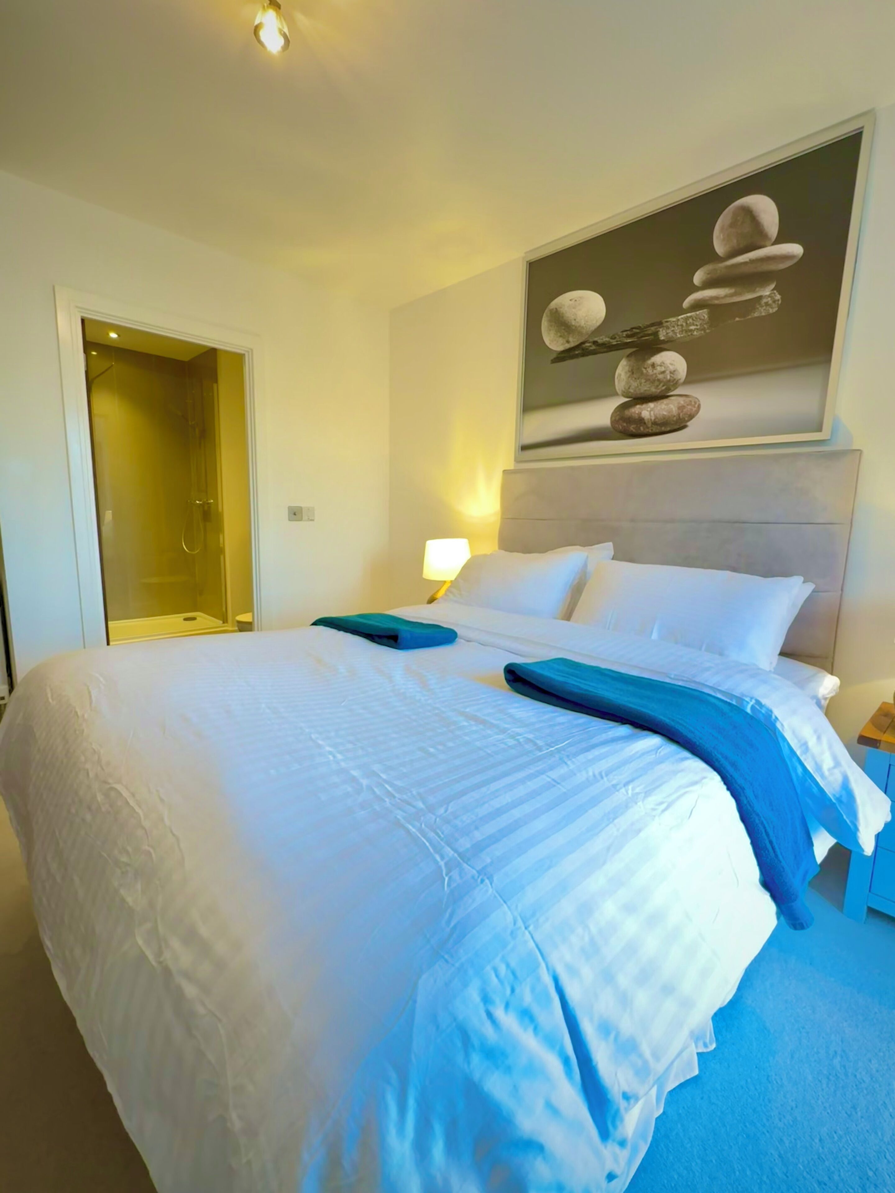 2 bedrooms, desk, iron/ironing board, free WiFi