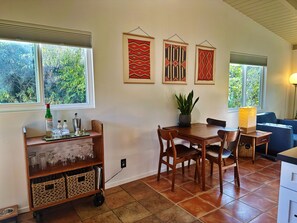 Dining - SB Beachside Bungalow, Dog Friendly! (Santa Barbara)