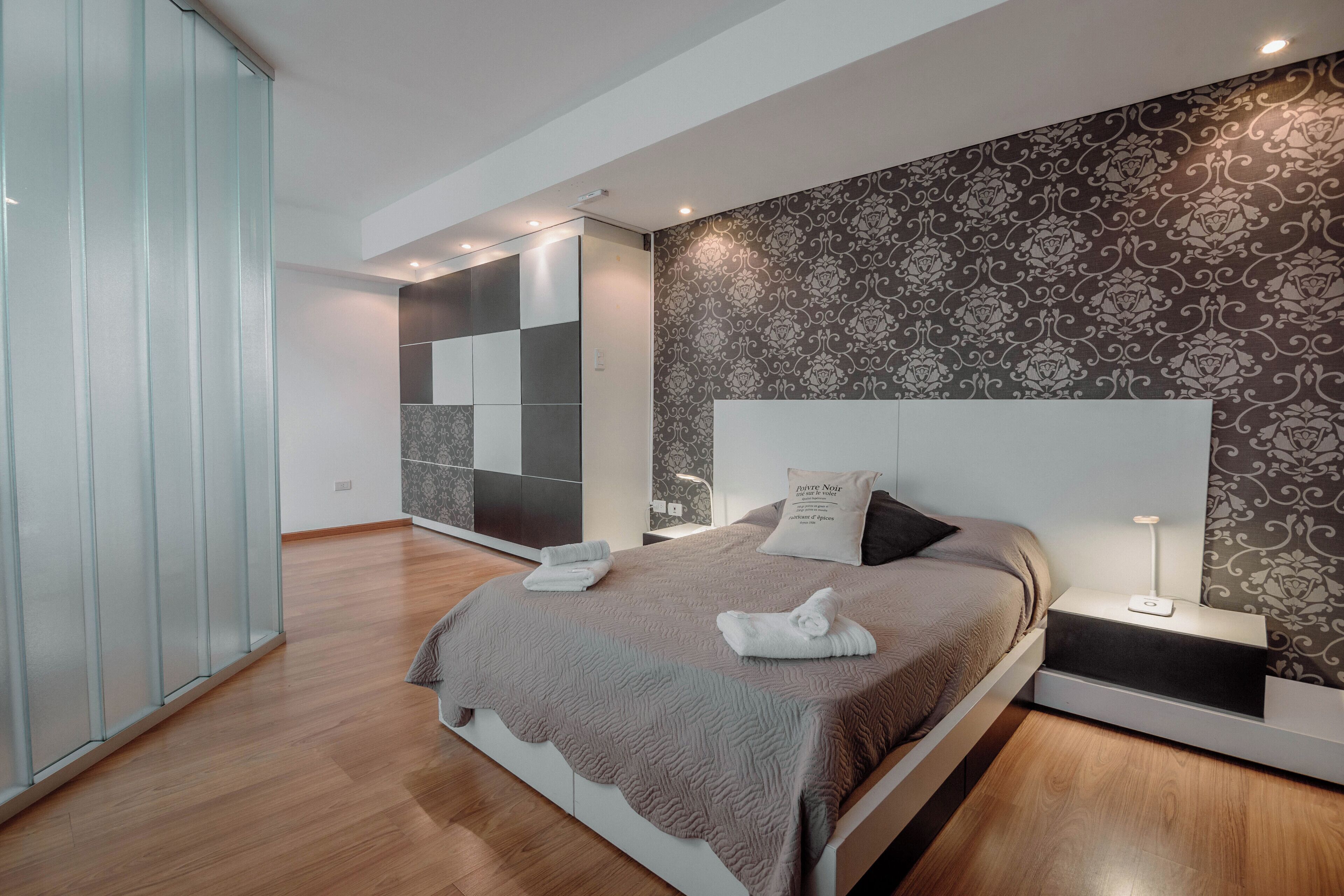 Lit parapluie, draps fournis