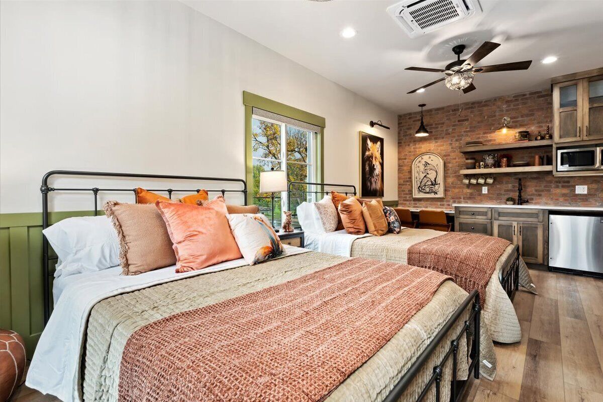 1 bedroom, desk, free WiFi, bed sheets