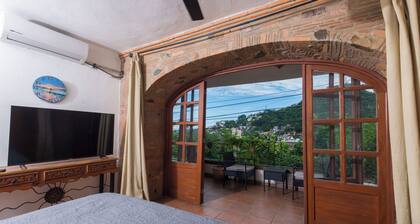 Charming 2BR Romantic Zone Private Pool