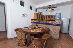 Superior House, Balcony, Mountain View | Dining room
