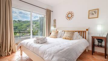 3 quartos, ferros/tábuas de passar roupa, Wi-Fi de cortesia