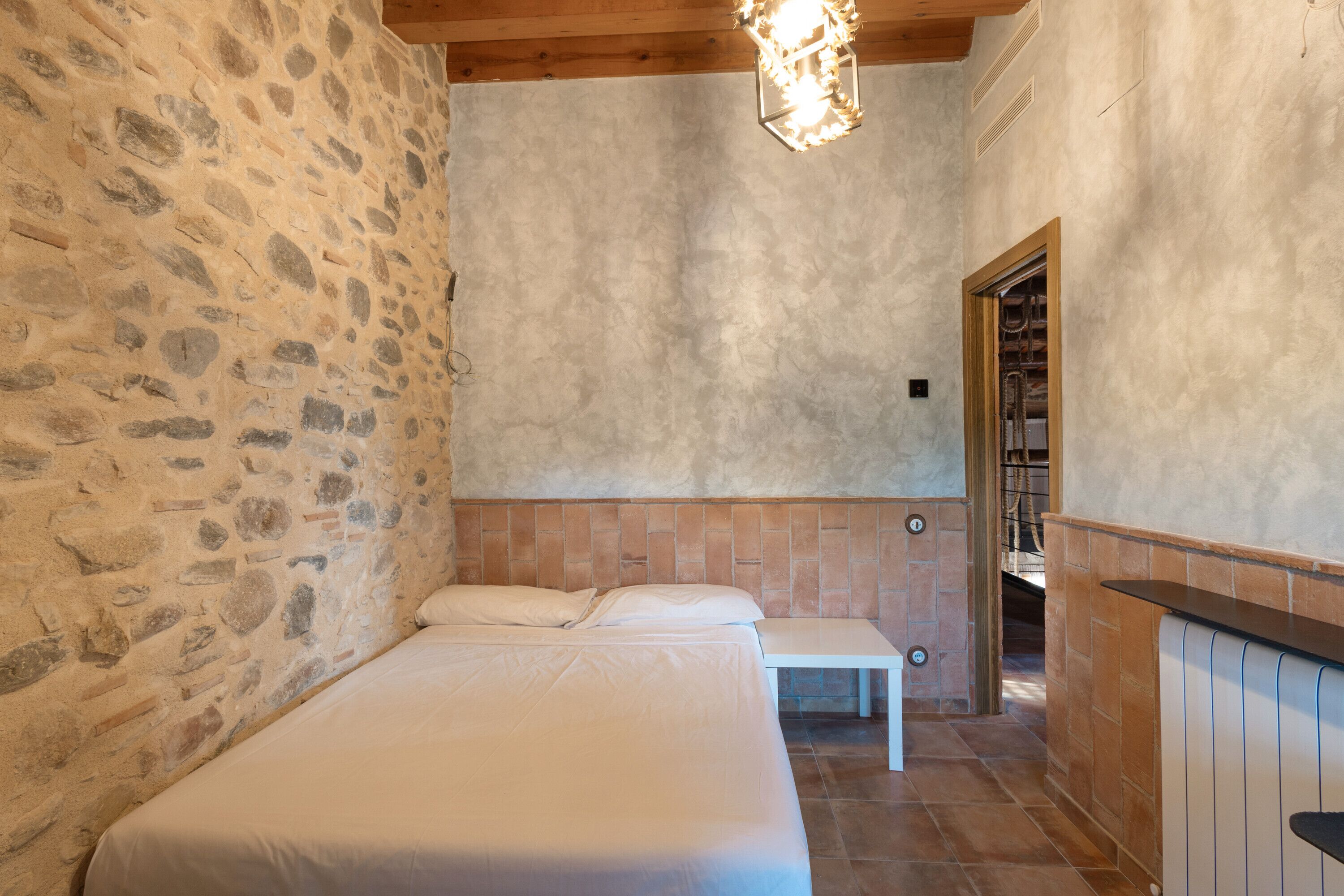 6 dormitorios, tabla de planchar con plancha, wifi gratis y ropa de cama