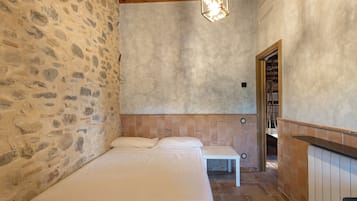 6 soverom, strykejern/-brett, wi-fi (inkludert) og sengetøy