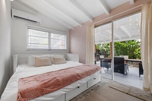 3 Schlafzimmer, Schreibtisch, Bügeleisen/Bügelbrett, Reisekinderbett