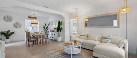 TV connectée, livres, espaces bureaux