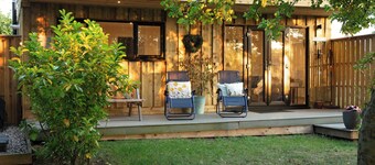 Dog-Friendly Luxury Lodge: Retreat from City to Country Bliss with Hot Tub