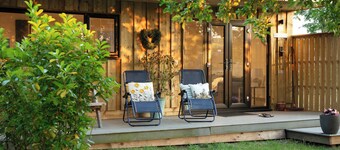 Dog-Friendly Luxury Lodge: Retreat from City to Country Bliss with Hot Tub