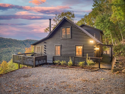 Best Sunset Views in Blue Ridge w/ Paved Roads and Brand NEW Deck Addition!