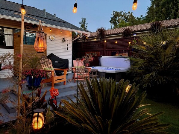 Terrace/patio - Charming 2 bedroom bungalow walkable to downtown (Petaluma)