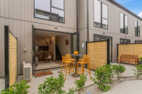 Coronet Escape | Townhouse