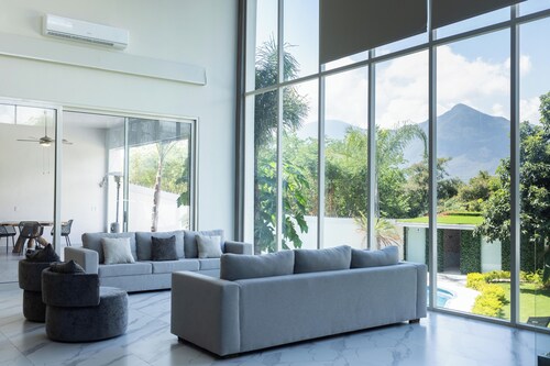 Luxurious Getaway w Private Pool Garden