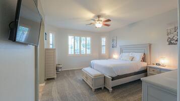 3 bedrooms, in-room safe, desk, iron/ironing board