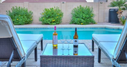 New!! Casa Grande Oasis! Private Pool, Pet & Kid Friendly, Gas Grill, Fireplace, across from Park