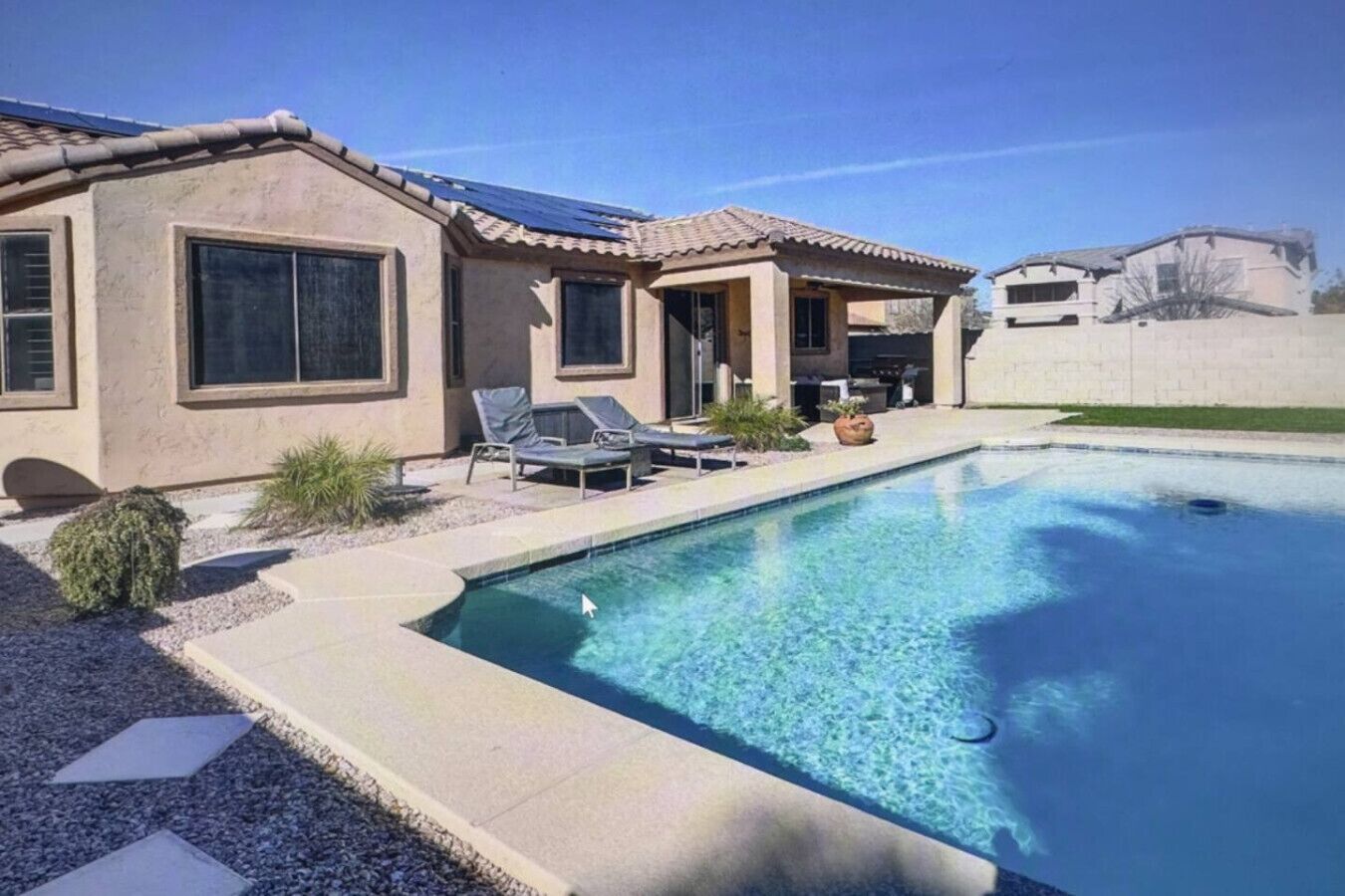 Piscine extérieure, piscine chauffée