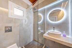 Douche, serviettes fournies