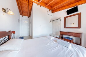 1 bedroom, free WiFi, bed sheets