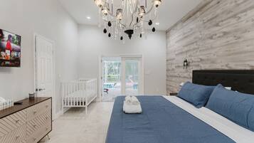 5 Schlafzimmer, Schreibtisch, Bügeleisen/Bügelbrett, WLAN