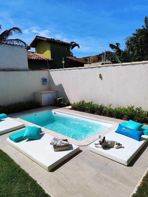 Outdoor pool, a heated pool, pool loungers - Casa Horizonte Azul - Búzios (Búzios)