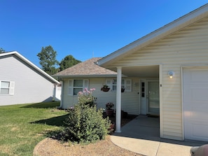 Exterior - Charming 2-bedroom Condo with large driveway in Murphysboro sleeps up to 6 (Murphysboro)