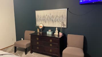 2 bedrooms, desk, iron/ironing board, free WiFi