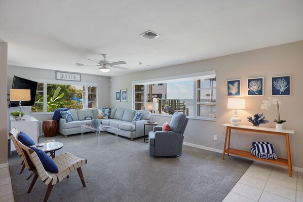 Smart TV, stereo, printers