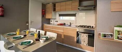 Fridge, microwave, coffee/tea maker, electric kettle
