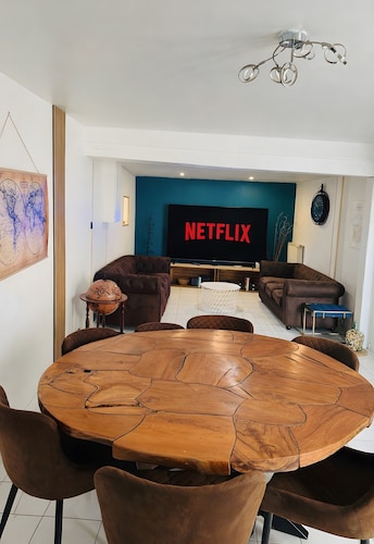 Gîte Le Flot House with Private Garden and Wi-Fi