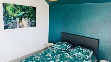 3 slaapkamers, een bureau, een strijkplank/strijkijzer, gratis wifi