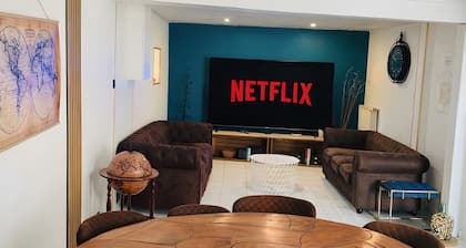 Gîte Le Flot House with Private Garden and Wi-Fi