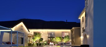 Country House 'Chateau De Neydens' with Mountain View, Wi-Fi and Air Conditioning