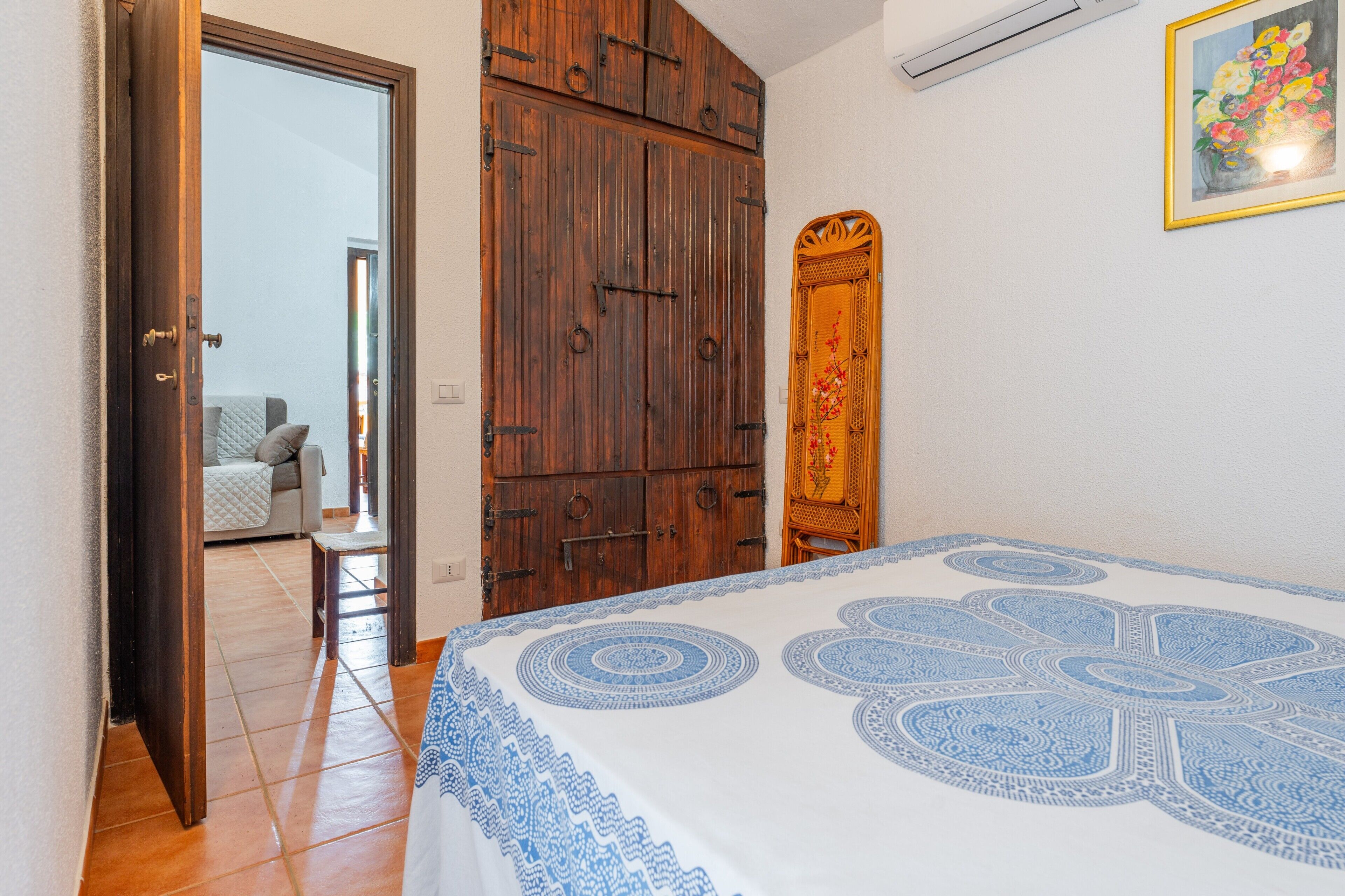 1 bedroom, bed sheets