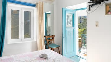 1 habitación, tabla de planchar con plancha, wifi gratis y ropa de cama