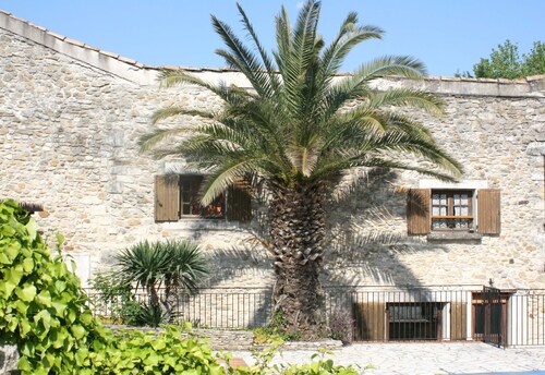 Ferienhaus 'La Maison De Yana' mit privatem Pool, Gemeinschaftsterrasse und Wi-Fi