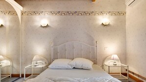 8 dormitorios, wifi gratis, ropa de cama