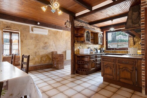 Holiday Home 'La Maison De Yana' with Private Pool, Shared Terrace and Wi-Fi