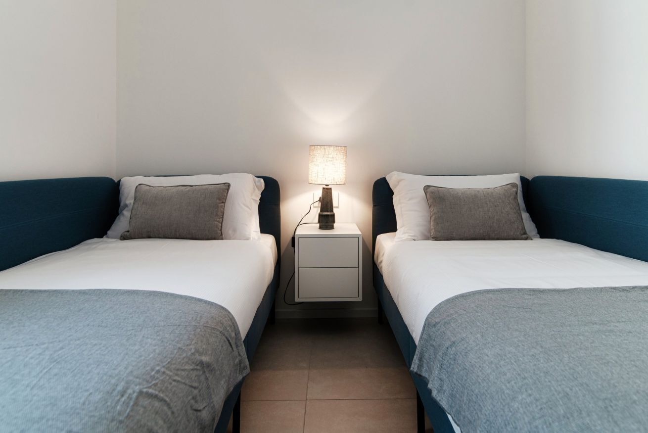 2 slaapkamers, een strijkplank/strijkijzer, gratis wifi, beddengoed