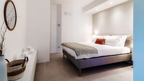 Unclassified image, 3 of 27, button - Torno: Three-room apartment with balcony and easy access to public transport in (Como)