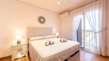 2 bedrooms, iron/ironing board, free WiFi, bed sheets