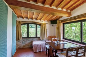 1 camera, ferro/asse da stiro, Wi-Fi gratuito, lenzuola